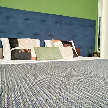 з прекрасним панорамним видом на замок та гори Appartement Moukatcheve