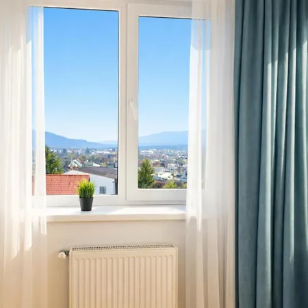 Apartman з прекрасним панорамним видом на замок та гори