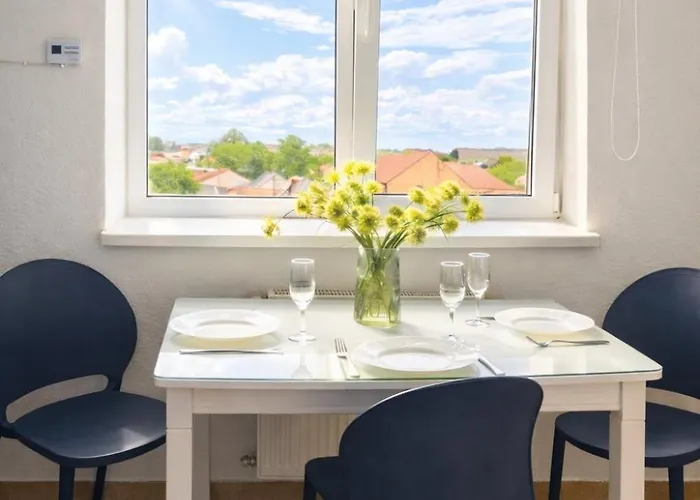 з прекрасним панорамним видом на замок та гори Apartman Munkács