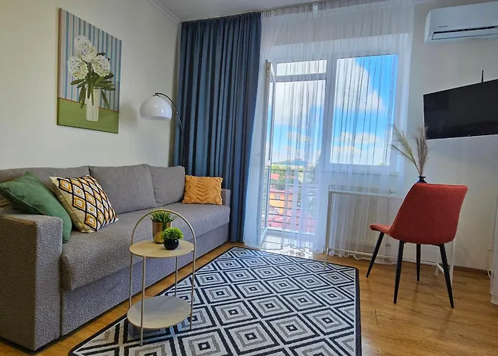 з прекрасним панорамним видом на замок та гори Appartement Moukatcheve